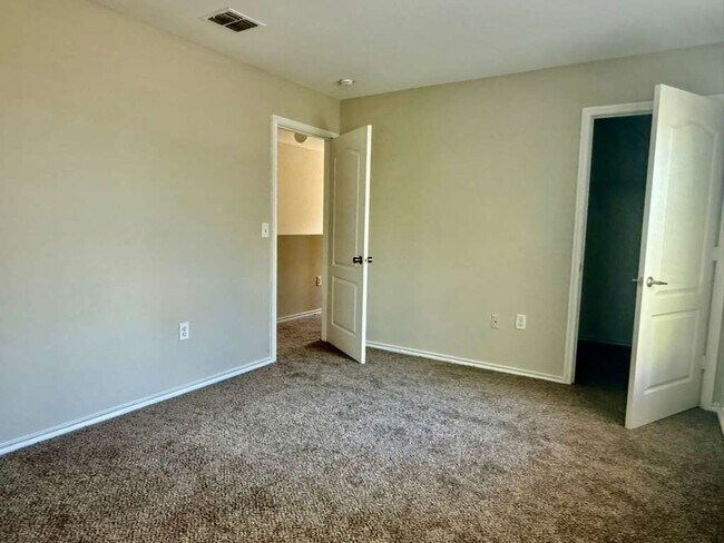 Building Photo - Spacious Two-Story Home: 4 Beds, 2.5 Baths...