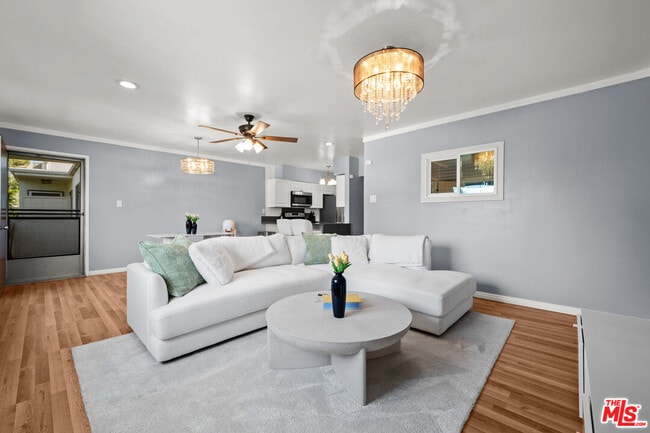 Building Photo - 12801 Moorpark St