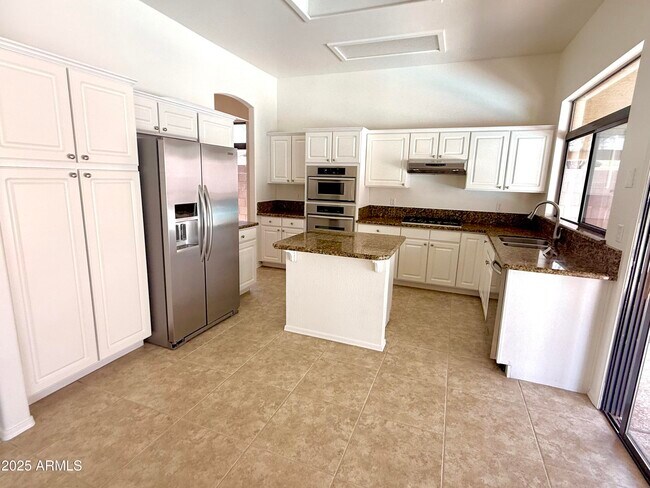 Building Photo - 4208 E Hamblin Dr