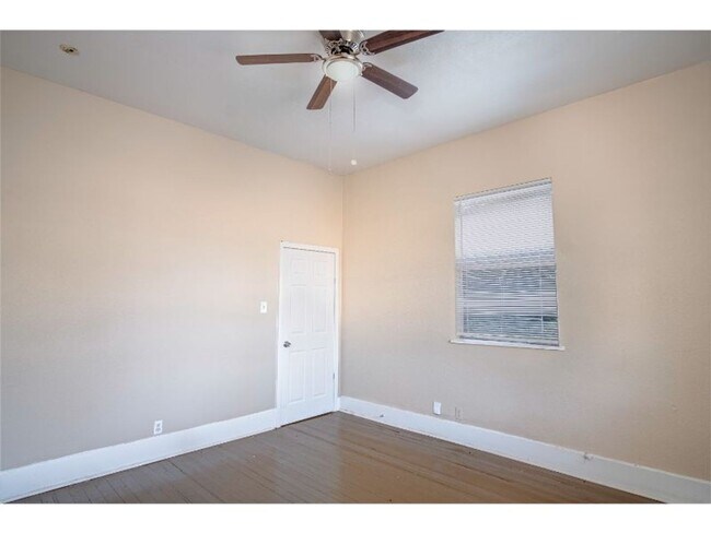 Building Photo - 4109 S Presa St