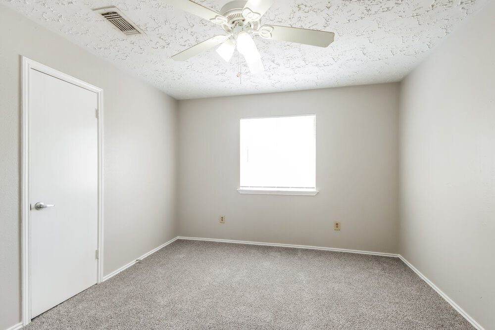Building Photo - 10618 Plum Lake Dr