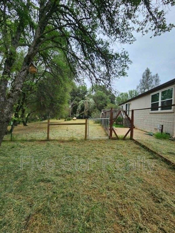 Building Photo - 12051 Kimberly Rd