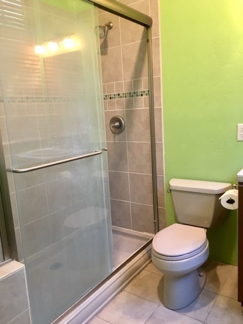 Building Photo - Modern loft style unit close to downtown