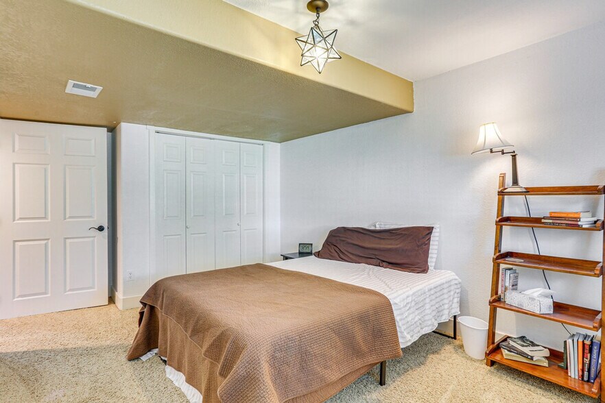 Building Photo - 9492 Sand Hill Pl