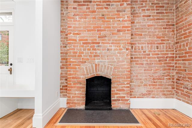 Building Photo - 2054 Emerson St