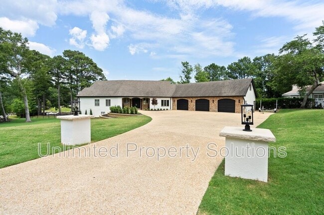Building Photo - 304 Gull Rd