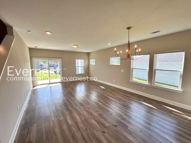 Building Photo - Modern Comfort Meets Community Charm with Garage  / 4 Beds & 3.5 baths / Available Now!