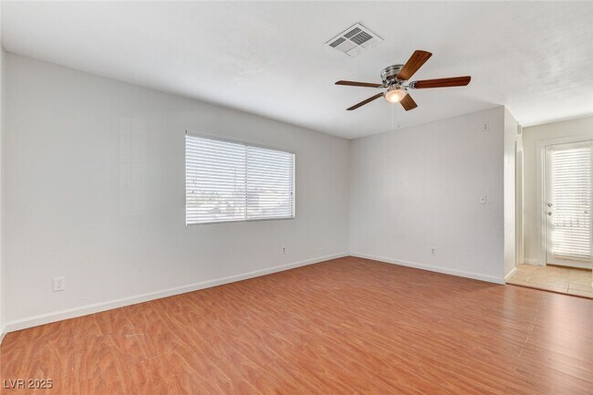 Building Photo - 5813 W Balzar Ave