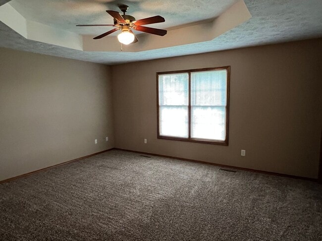 Building Photo - 3 Bedroom with Large Covered Deck in southwest Springfield