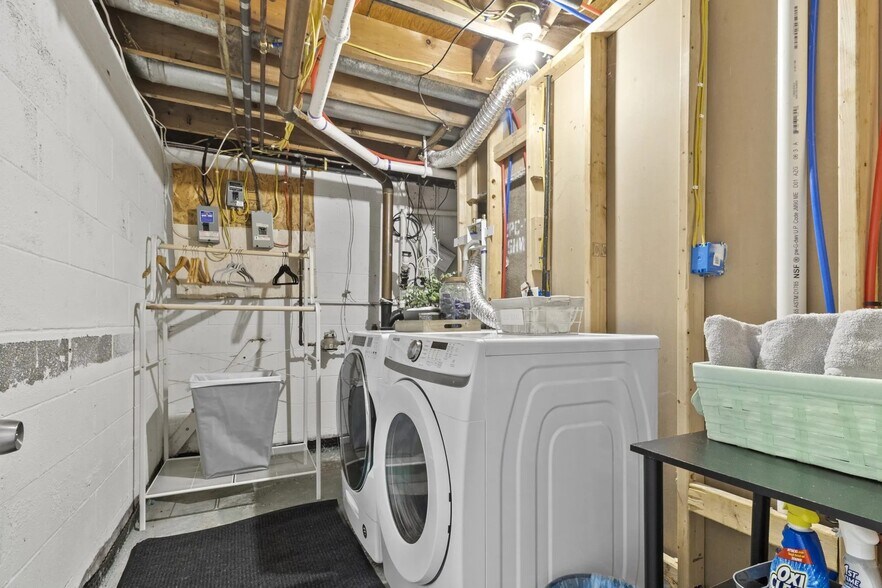 Building Photo - 4 Hathorn St