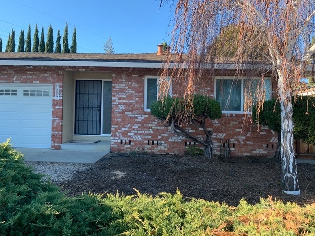 Building Photo - 1420 Village Ct