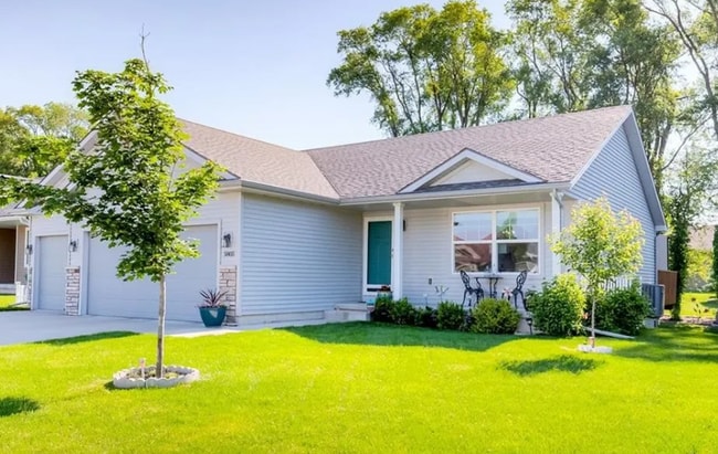 Building Photo - 5805 Pine Ct