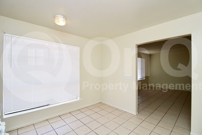 Building Photo - 4050 E St Anne Ave