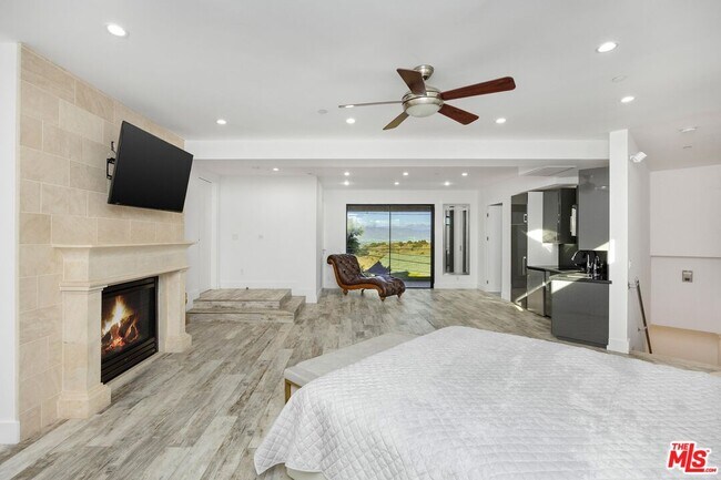 Building Photo - 3911 Cody Rd