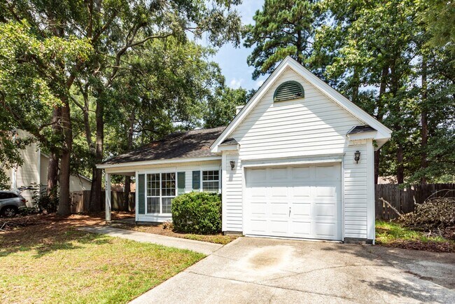Building Photo - 8408 Battle Forest Dr