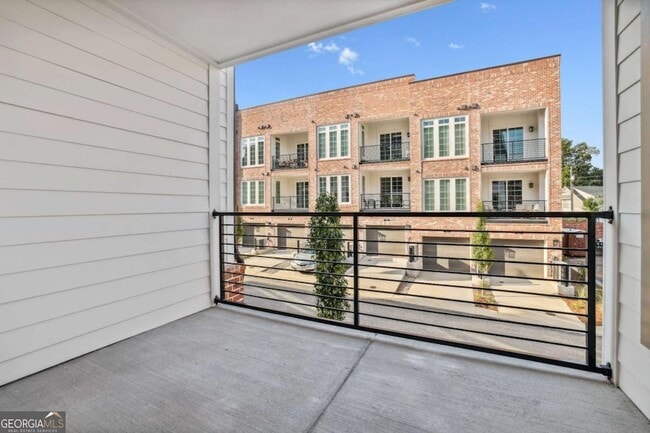 Building Photo - 432 Burton Dr