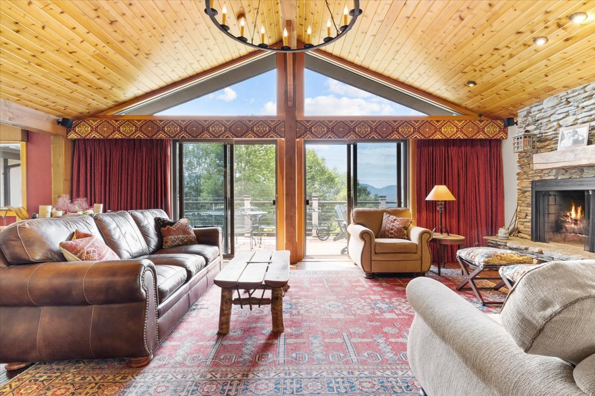 Building Photo - 682 Ski Valley Rd