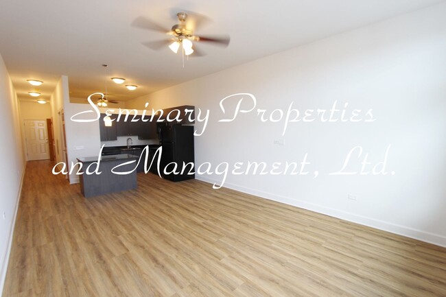 Interior Photo - Prime Southport Corridor newer constructio...