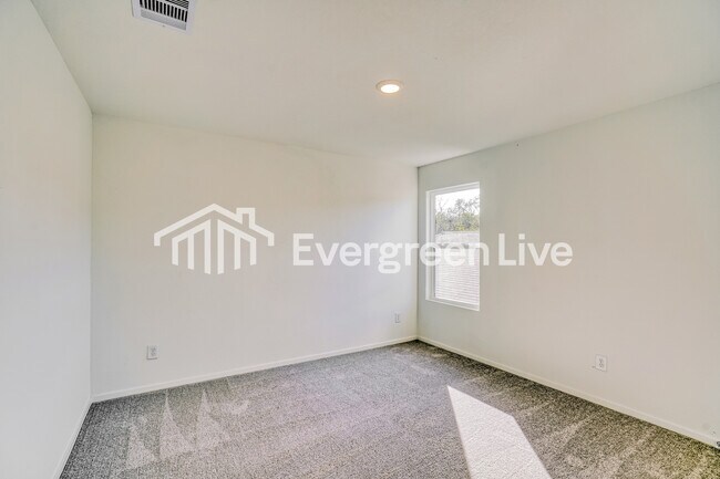 Building Photo - 11430 W Bluff Dr