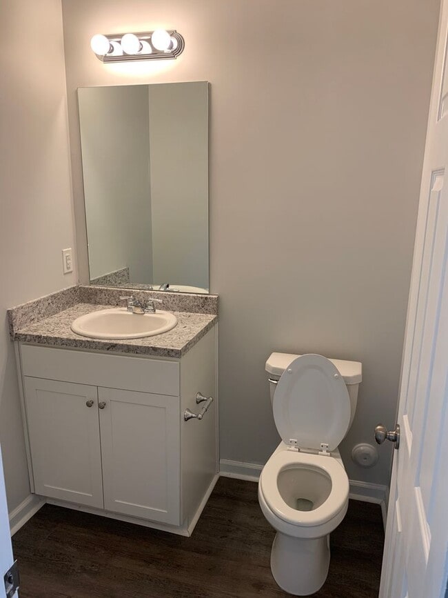 Building Photo - Stylish 3 Bed, 2.5 Bath Home in Desirable Tucker Farms