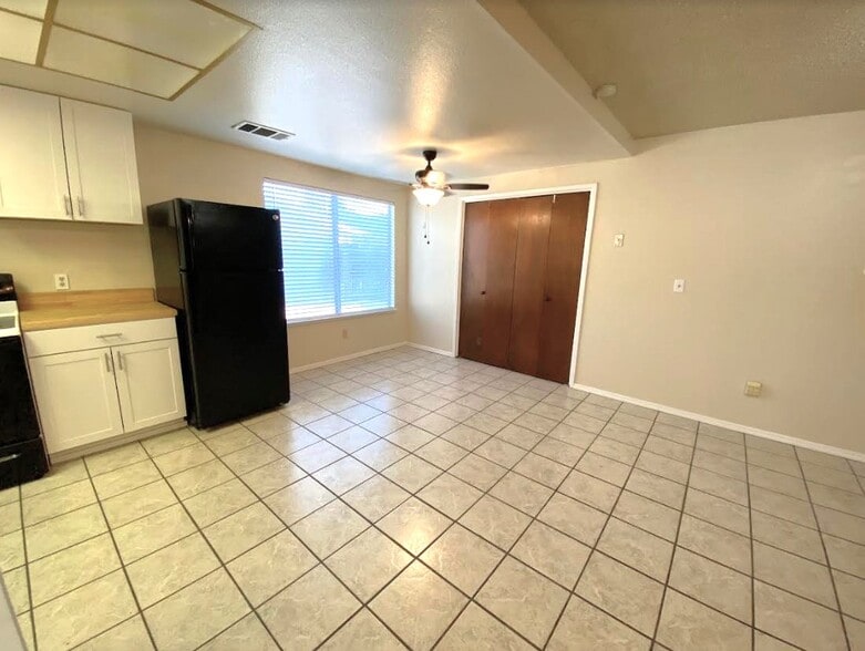 Building Photo - 2911 Winners Cir