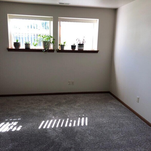 Living Room - 1621 10th St NW