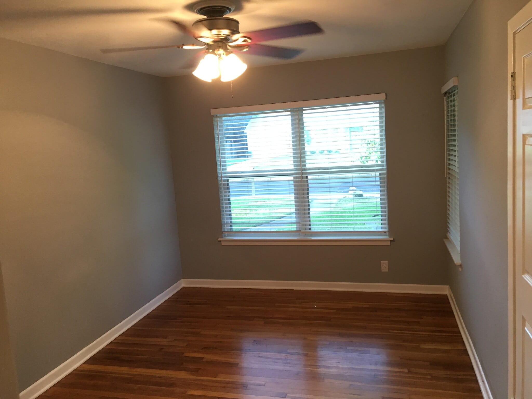 Middle bedroom - 230 Middlebury Dr.