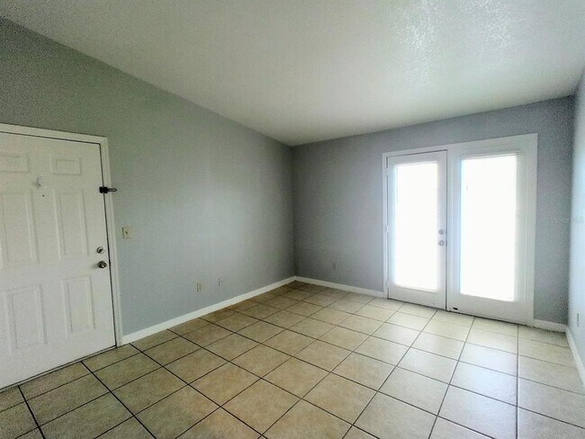 Building Photo - 2550 N Alafaya Trail