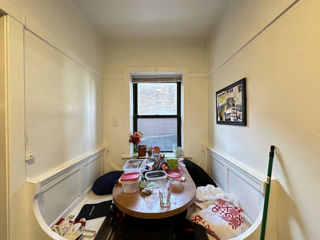 Building Photo - 3034 N Halsted St