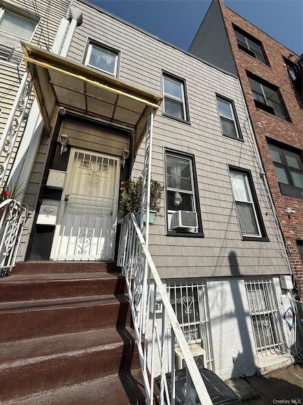 Building Photo - 43 Troutman St