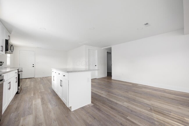 Building Photo - 1810 Tanis Dr