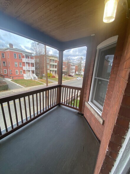 Building Photo - 280-290-290 Garden St