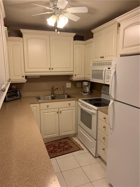 Building Photo - 570 Durham Cir