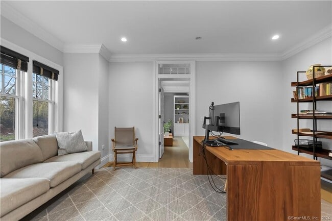 Building Photo - 46 Burr Farms Rd