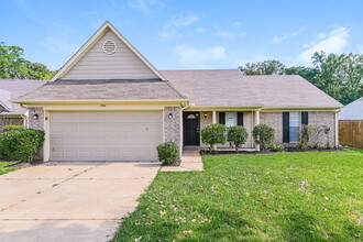 Building Photo - 1540 Madison Cove W