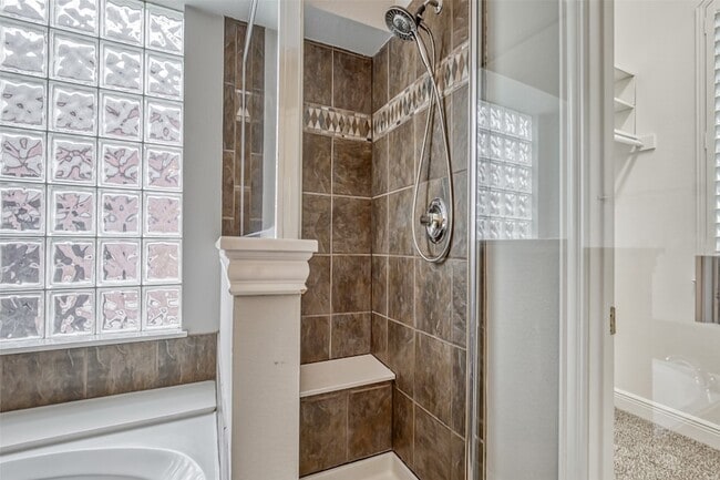 Building Photo - 6533 Riveredge Dr