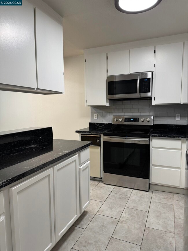 Building Photo - 1725 Landana Dr