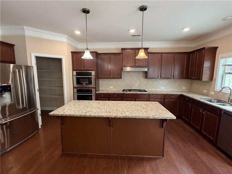Building Photo - 4525 Highfield Dr