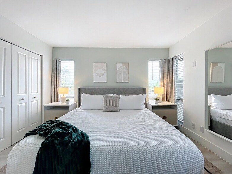 Building Photo - 1401 SE 15th St