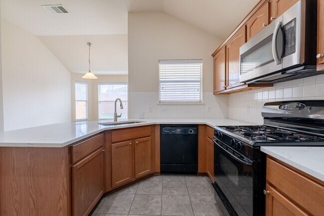 Building Photo - Beautiful 3 Bedroom, 2 Bathroom Rental Home in Southwest Austin!!!