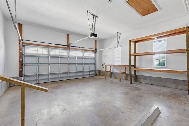 Building Photo - 1316 NW 120th Way