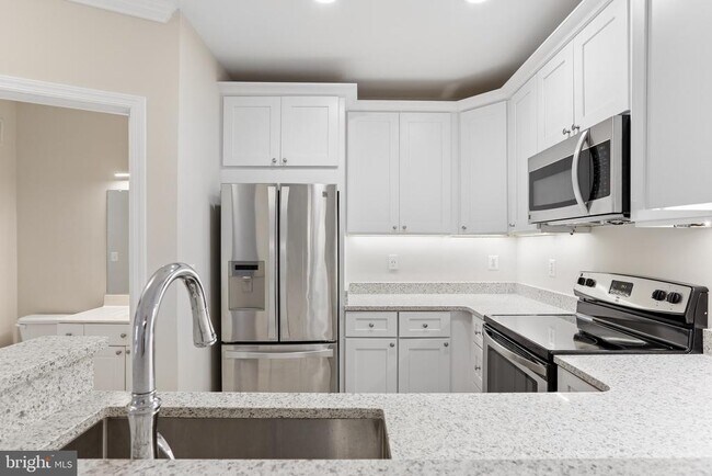 Building Photo - 4561 Strutfield Ln