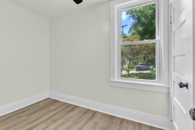Building Photo - 2220 Hayson Ave