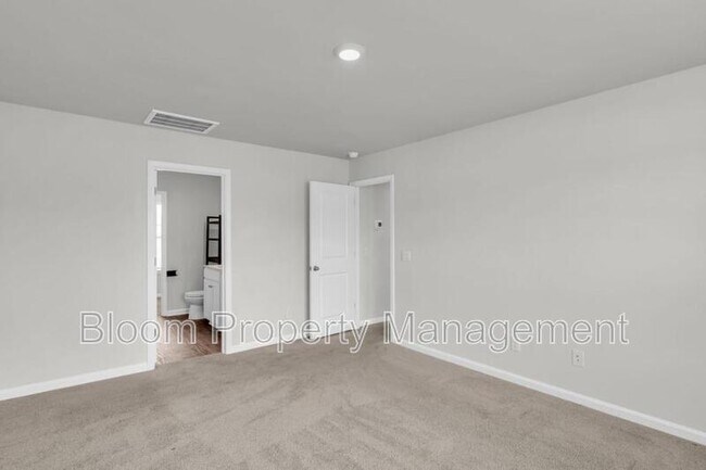 Building Photo - 803 Lilyford Ln