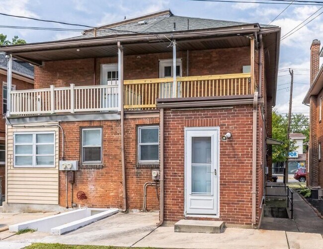 Building Photo - 3443 Derry St