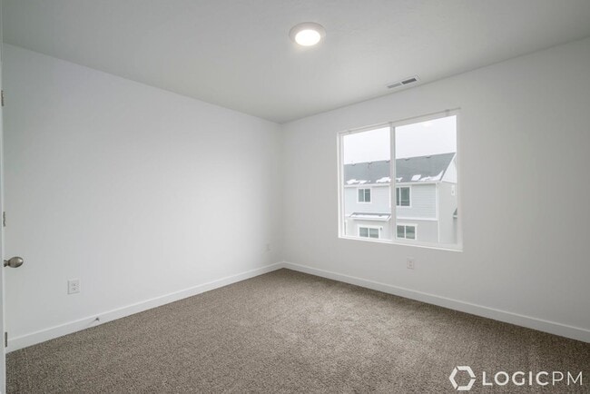Building Photo - Stunning Brand New Home in Lehi!!