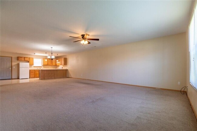 Building Photo - 230 Meadow Ct