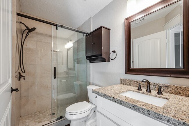 Building Photo - 2506 S Strathford Ln