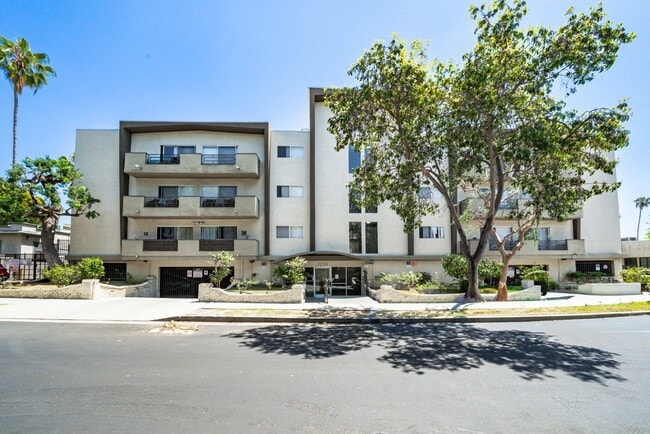 Building Photo - Serrano Apartments