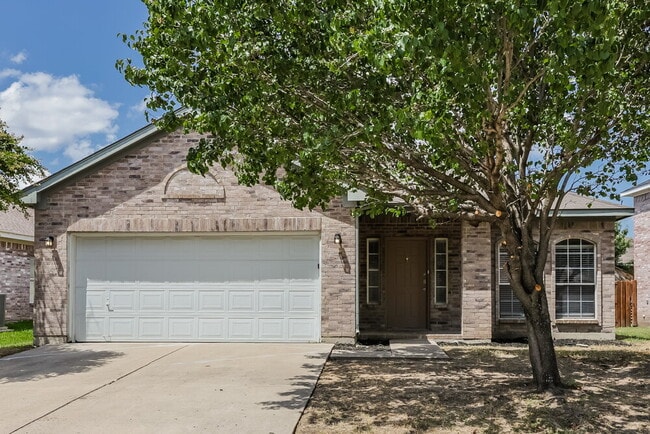 Building Photo - 2808 Earle Dr